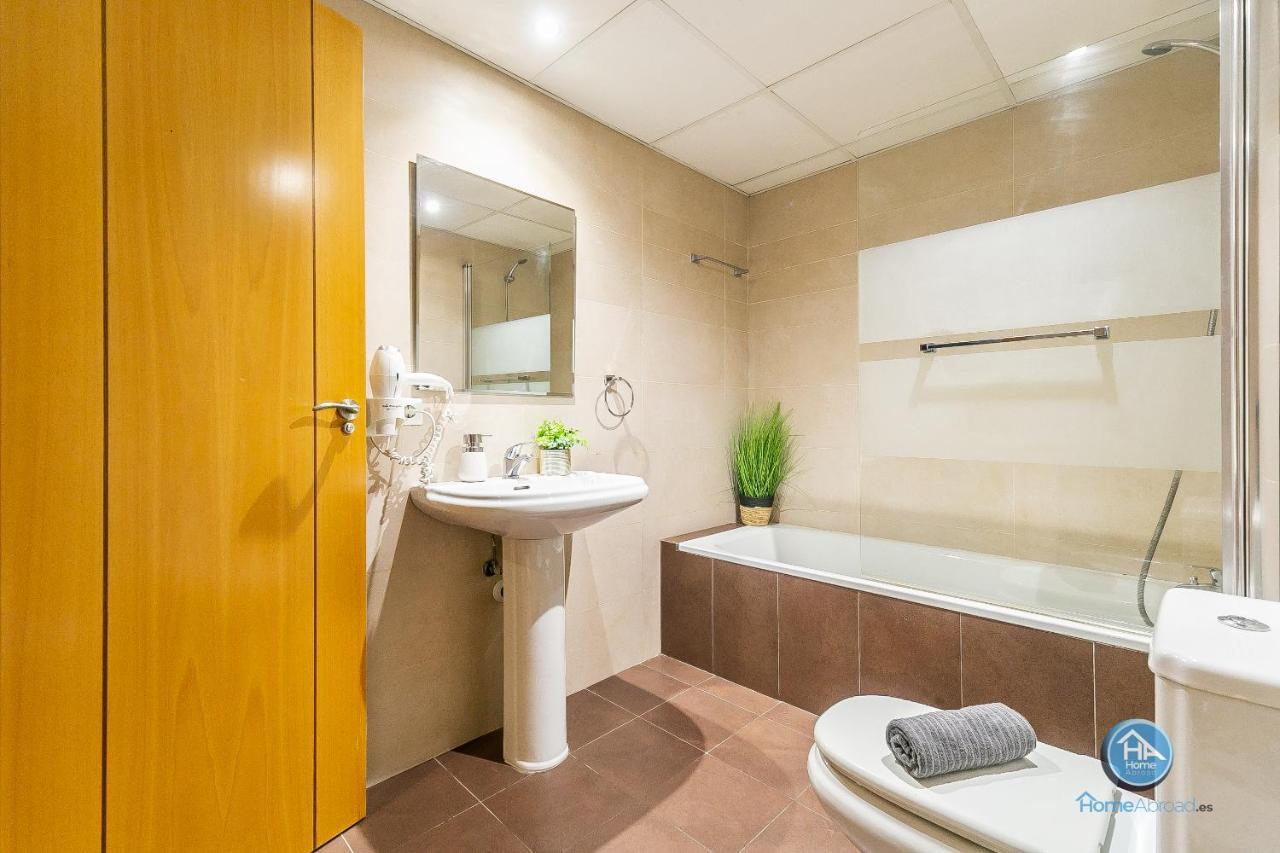 Malaga Boutique Stay - Carlos Haya Area With Parking Exterior photo